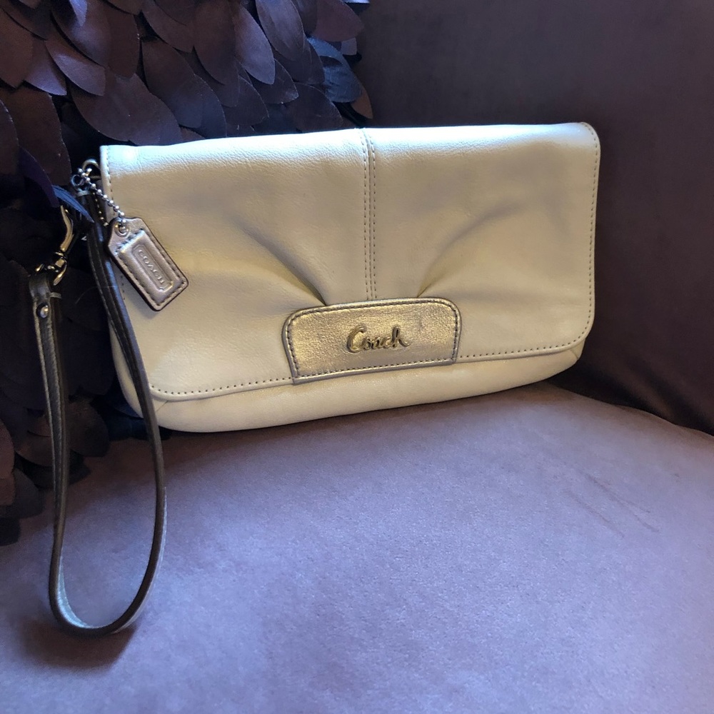 Coach Purse- White Leather Clutch Wristlet- New